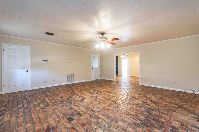 Foto del edificio - 101 Wakefield Dr