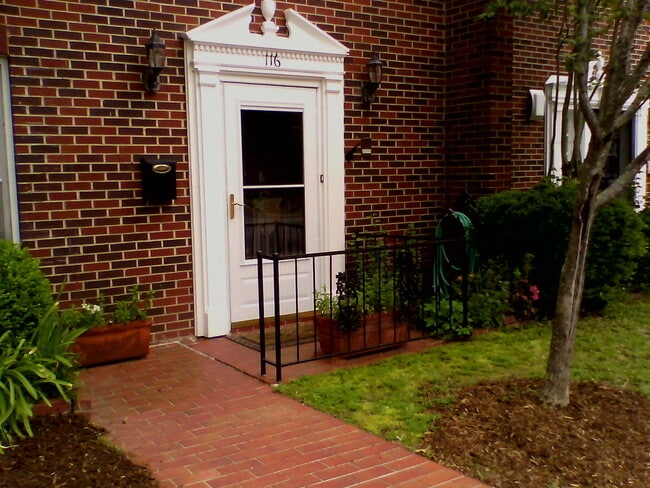 Building Photo - 116 Cambridge Place Dr