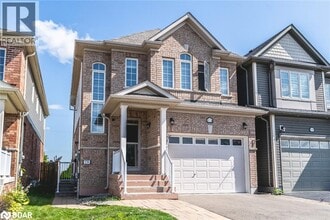 Building Photo - 17 Wagner Crescent