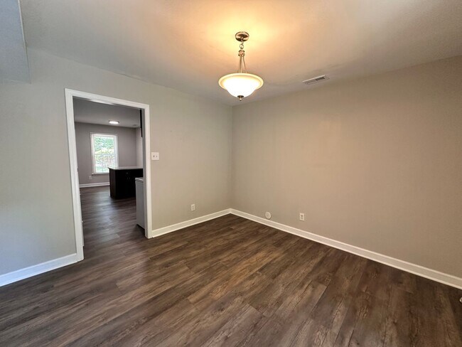 Foto del edificio - Exclusively Offered By Muse Realty Rentals...