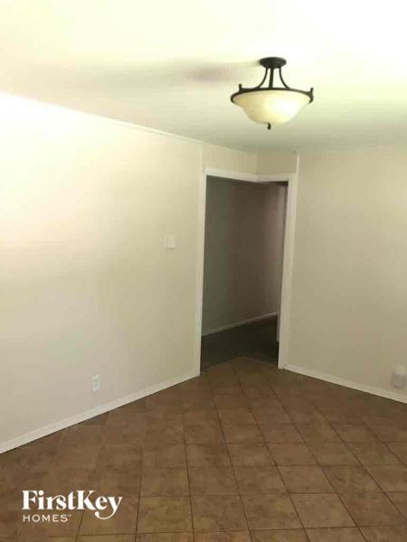 Foto del edificio - 1605 Seminole Ln