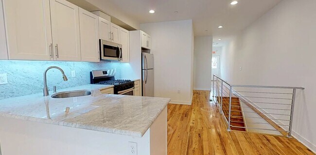 Foto del edificio - 1642 N Marshall St