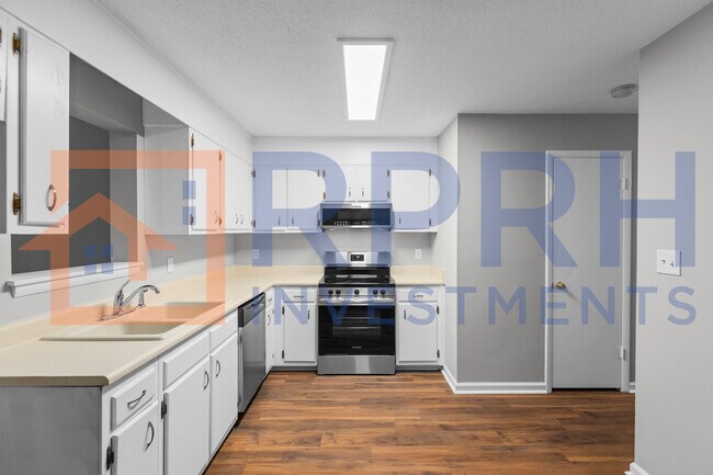 Foto del edificio - 670 Cedarbrook Ct