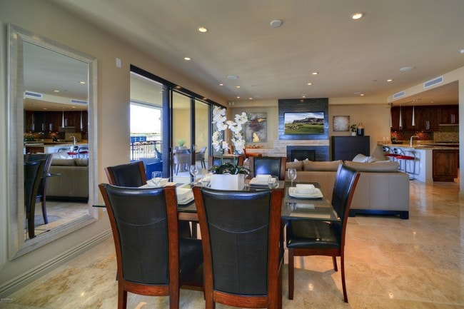 Foto del edificio - 7181 E Camelback Rd