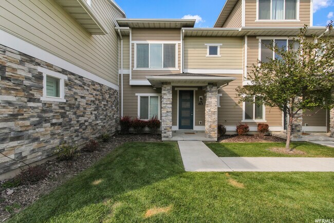 Building Photo - 1813 W Irini Ln