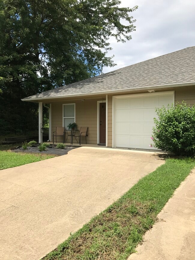 600 Petros Ave, Mena, AR 71953 Townhome Rentals in Mena AR