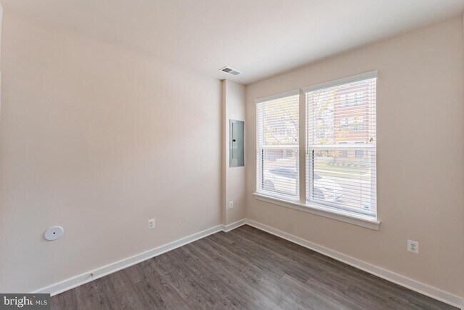 Building Photo - 2503 Emerald Branch Dr