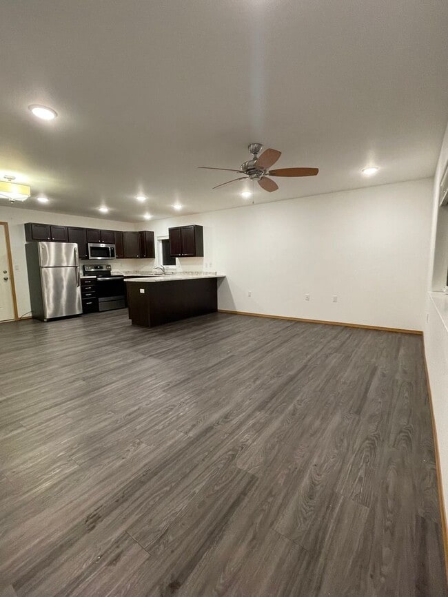 Building Photo - War Eagle Ct. (2690)