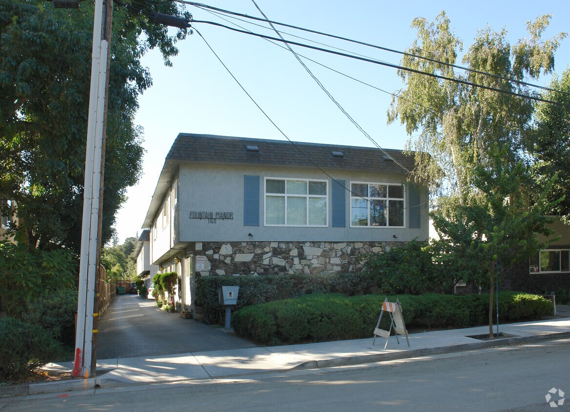 Foto del edificio - 1160 Brace Ave