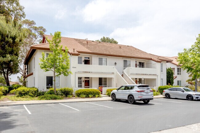 Building Photo - Canyon Bluffs