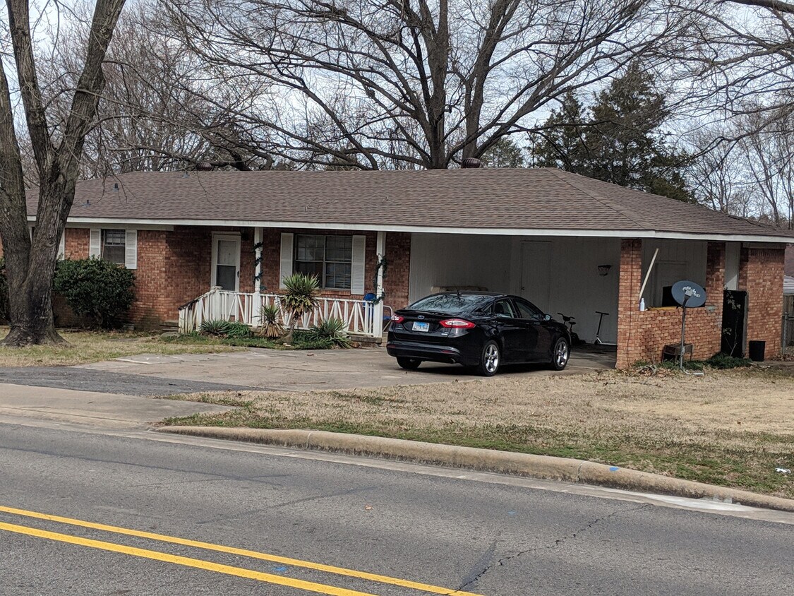 Primary Photo - Spacious four Bedroom Home Available NOW