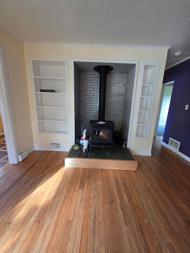Building Photo - 1551 Sunrise Dr