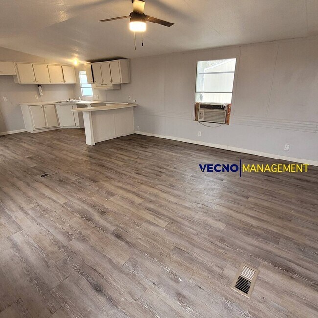 Foto del edificio - 3525 E Main St