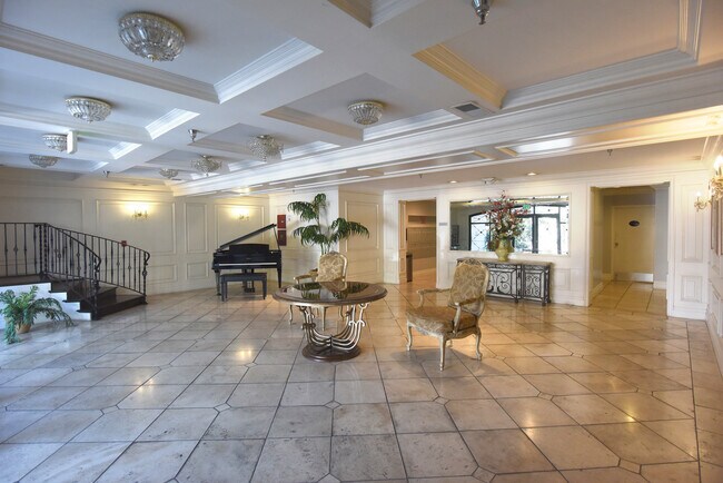 Foto del edificio - 540 N Rossmore Ave