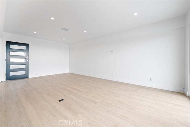 Primary Photo - 400 Loma Terrace