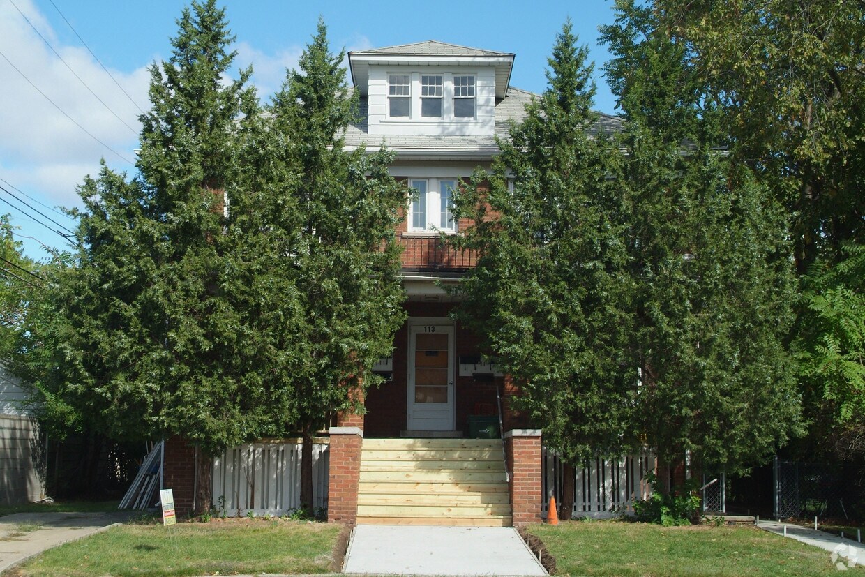 Building Photo - 113 Pingree Ave