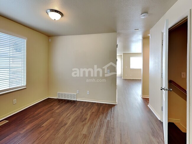 Foto del edificio - 1674 Dean Avenue