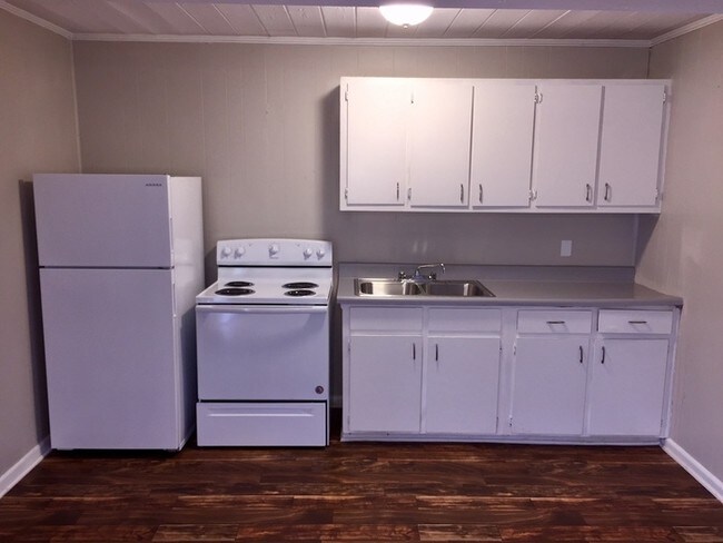 Foto del edificio - Spacious studio near downtown Easley.