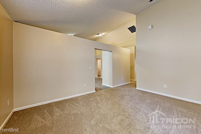 Building Photo - 2725 Acorn Park Dr N