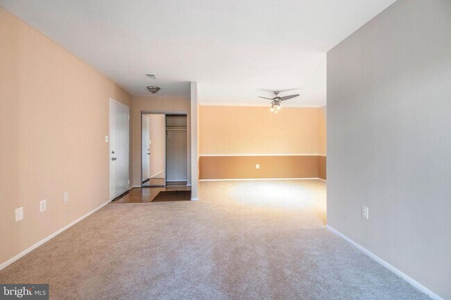 Foto del edificio - 8020 Needwood Rd