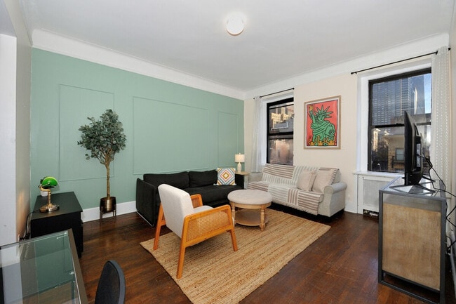 Building Photo - 708 9th Ave