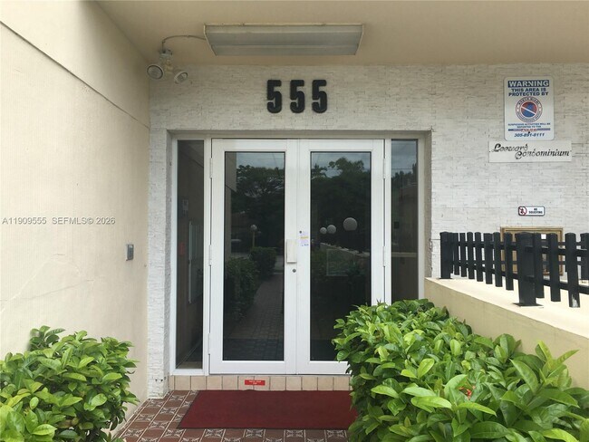 Foto del edificio - 555 NE 123rd St