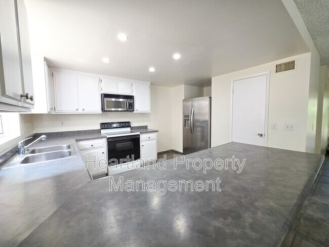 Foto del edificio - 778 N Glen Oaks Dr
