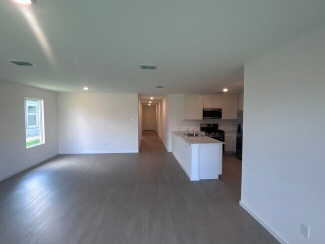 Building Photo - 4221 Jutland Dr