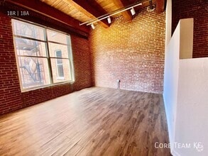 Building Photo - 202 W 5th St
