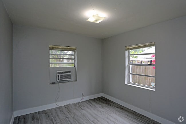 Foto del interior - Poinsettia Place Apartments