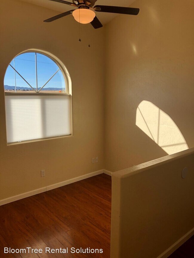 Foto del edificio - 3 br, 2 bath House - 7908 E Roundup Drive