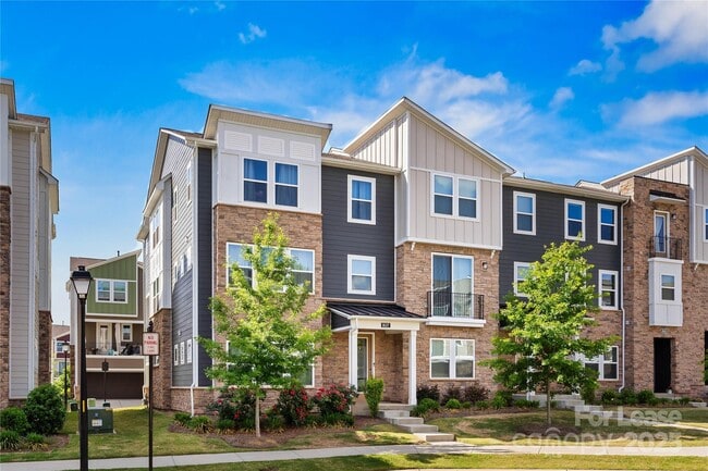 Building Photo - 1637 Unison Dr