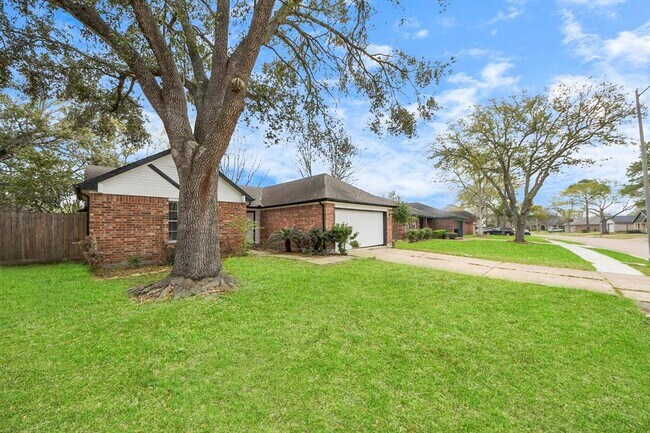 Foto del edificio - 4915 Pecan Grove Dr