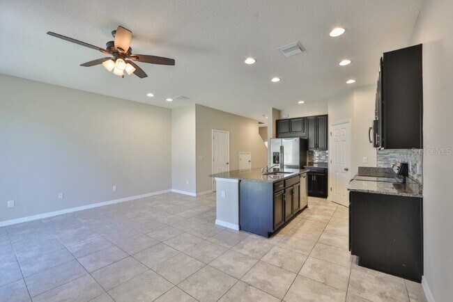 Foto del edificio - 7045 Grand Elm Dr