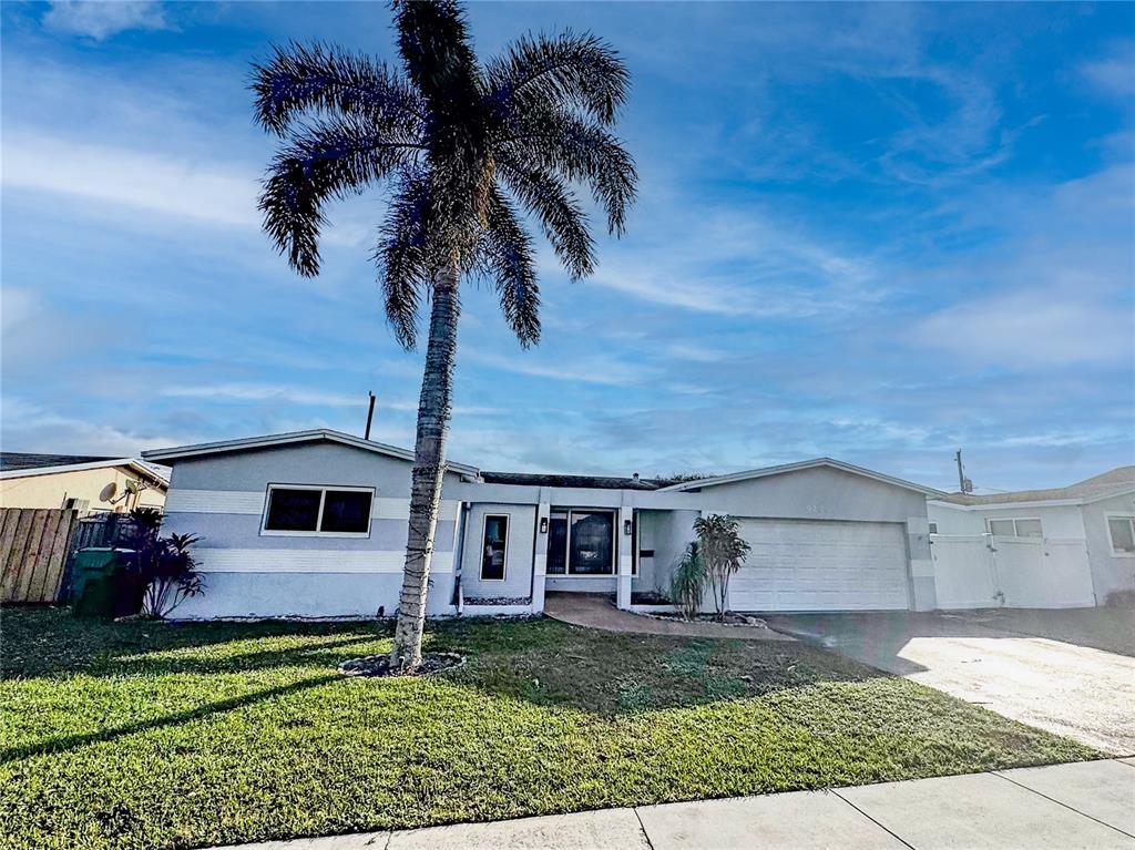 Foto principal - 9220 SW 54th St