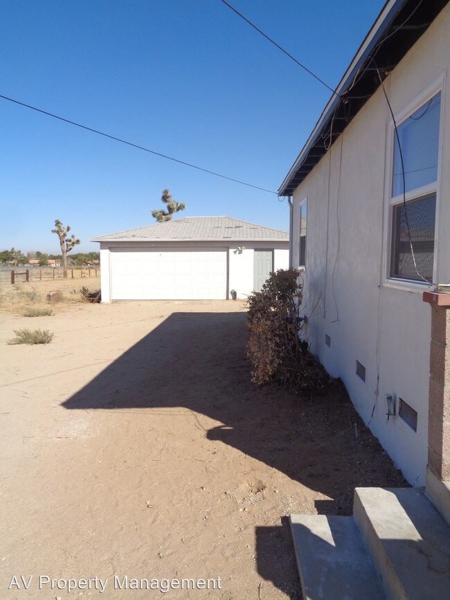 Building Photo - 2 br, 1 bath House - 1541 West Ave. L-4