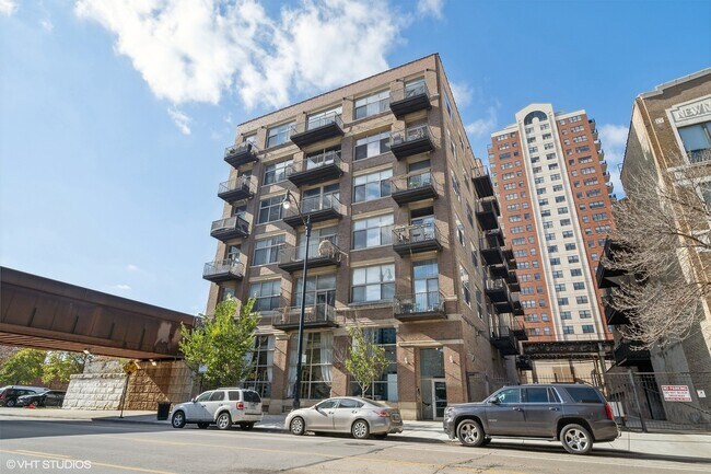 Building Photo - 1528 S Wabash Ave