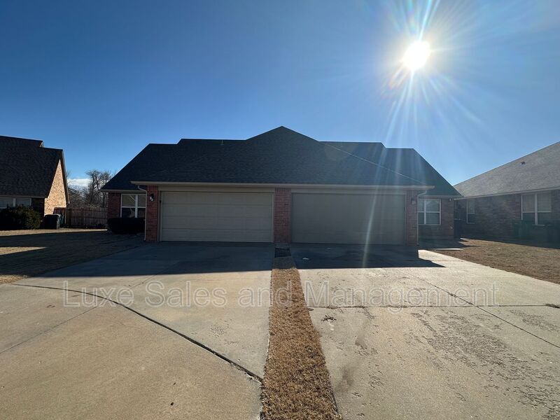 Photo - 9604 SW 17th Street