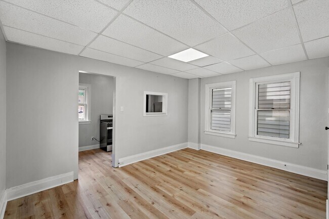 Foto del edificio - SLASHED PRICE!! GORGEOUS 2 BEDROOM GEM IN ...