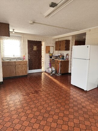 Building Photo - 2470 Lakoloa Pl