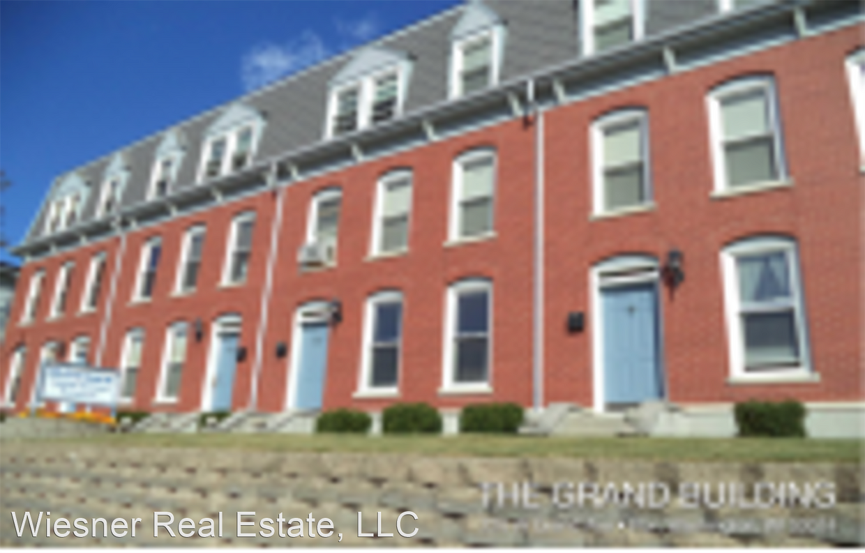 Primary Photo - 220-228 W Grand Ave