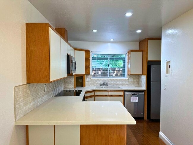 Foto del edificio - 2047 Montecito Ave
