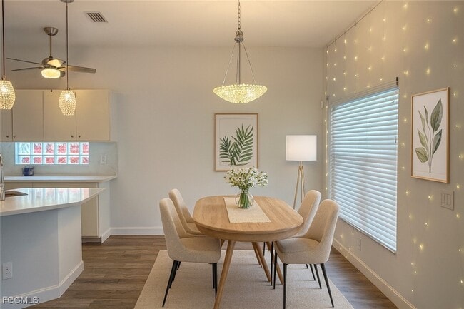 Building Photo - 10700 Aqua Surf Ct