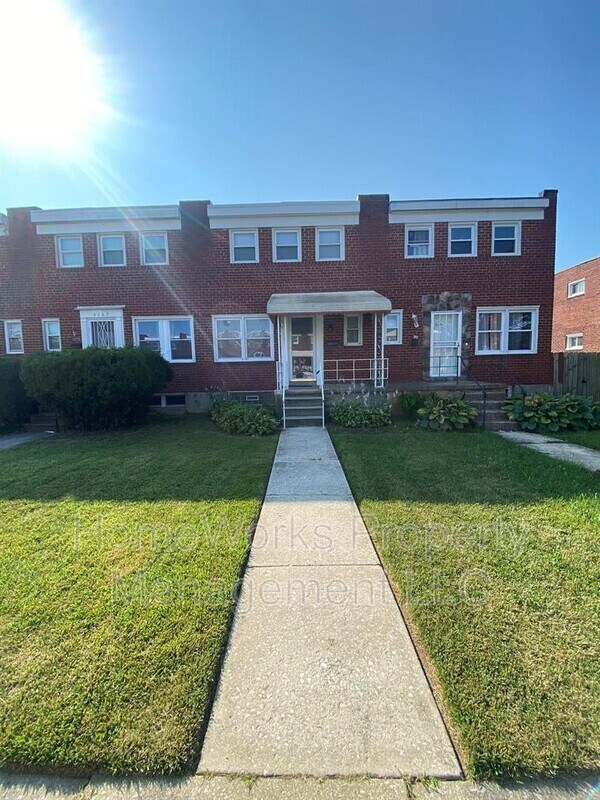 Foto del edificio - 4269 Labyrinth Rd