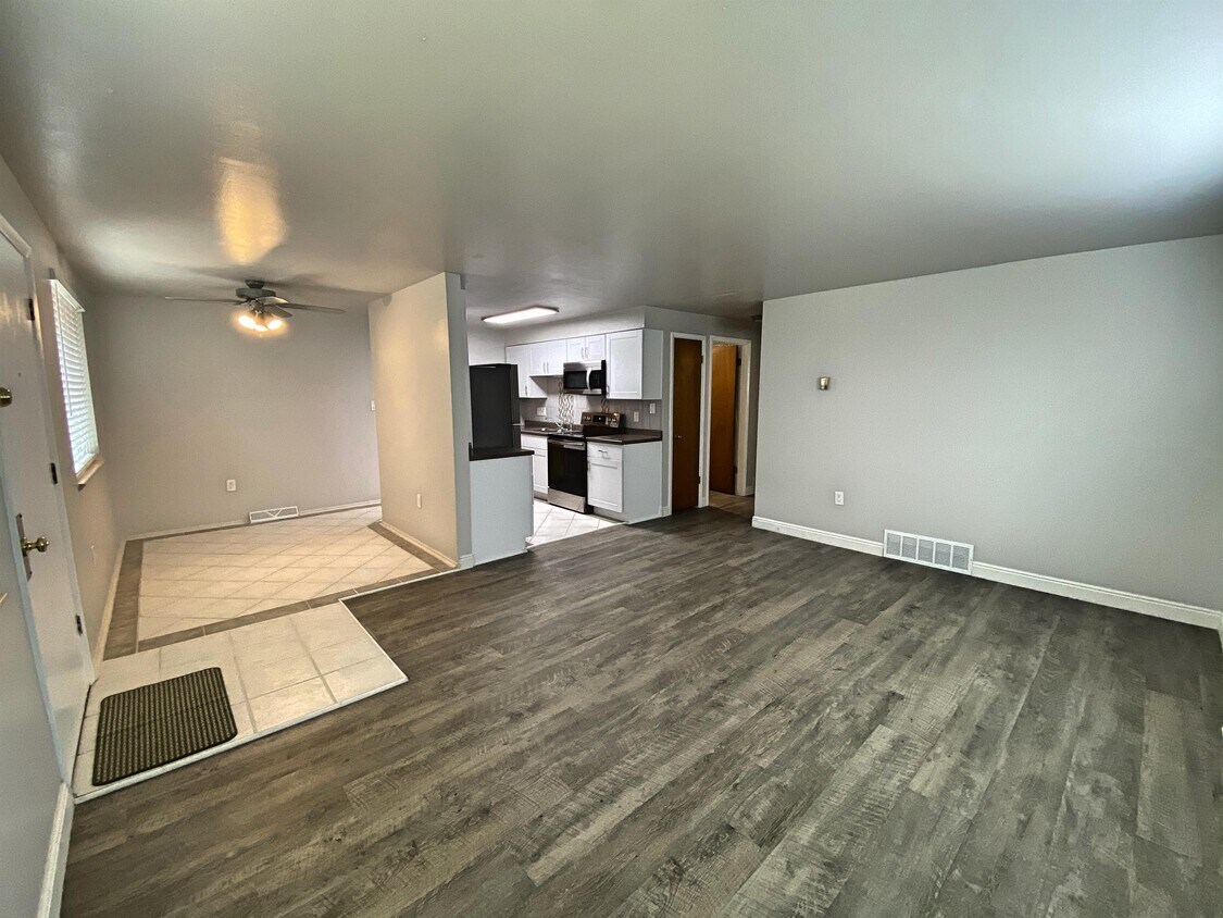 Foto principal - 4830 Field Ct