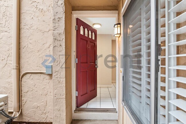 Foto del edificio - 502 Pine Wood Ln