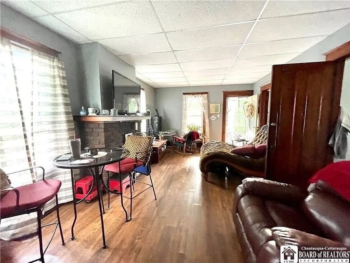 Foto del edificio - 120 N 3rd St