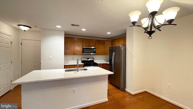 Building Photo - 6076 Wicker Ln
