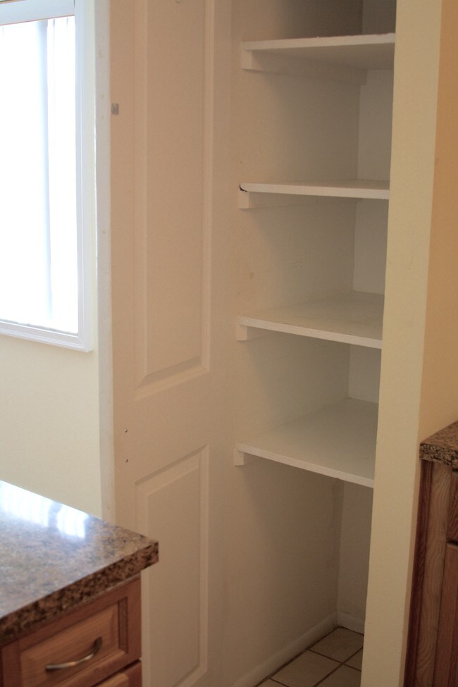 Building Photo - 4210 Ironwood Cir