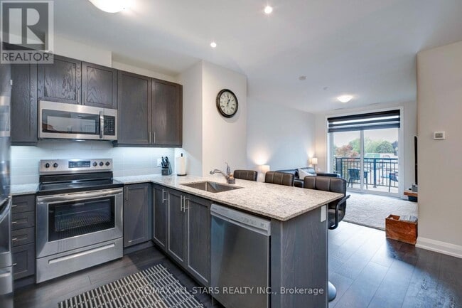 Photo du bâtiment - 5917 Main St